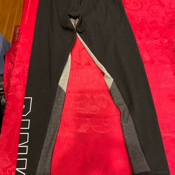 BNWT PINK VS Black High Waisted Campus Legging - Picture 5 of 7